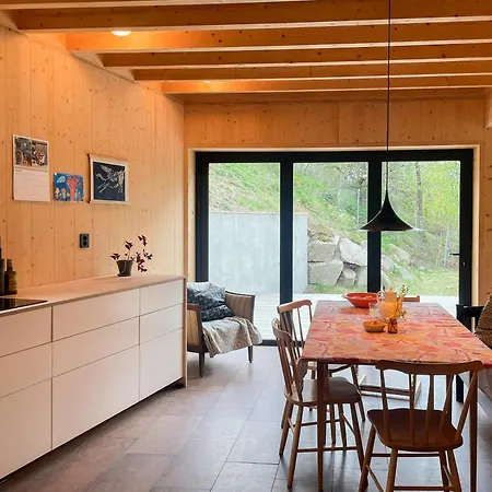 Perfect Location By The Forest Edge In * Oslo